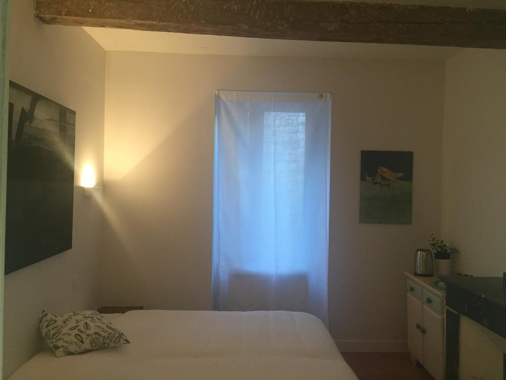 B&B Le Chat Qui Dort Montricoux Rum bild
