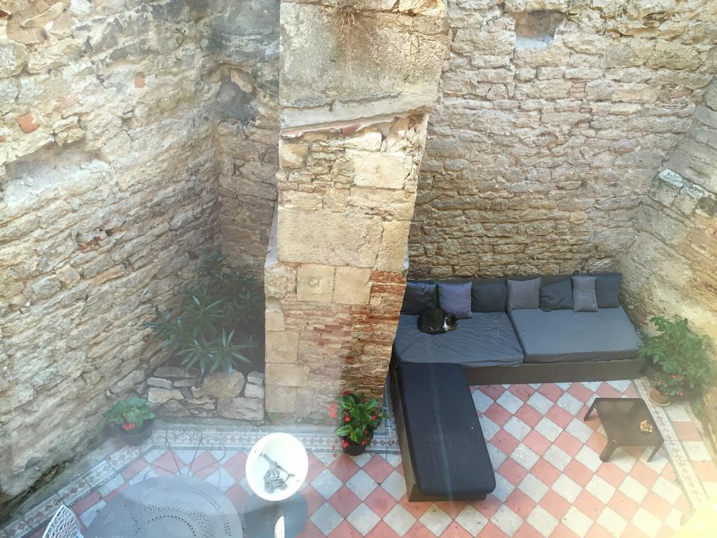 B&B Le Chat Qui Dort Montricoux Exteriör bild